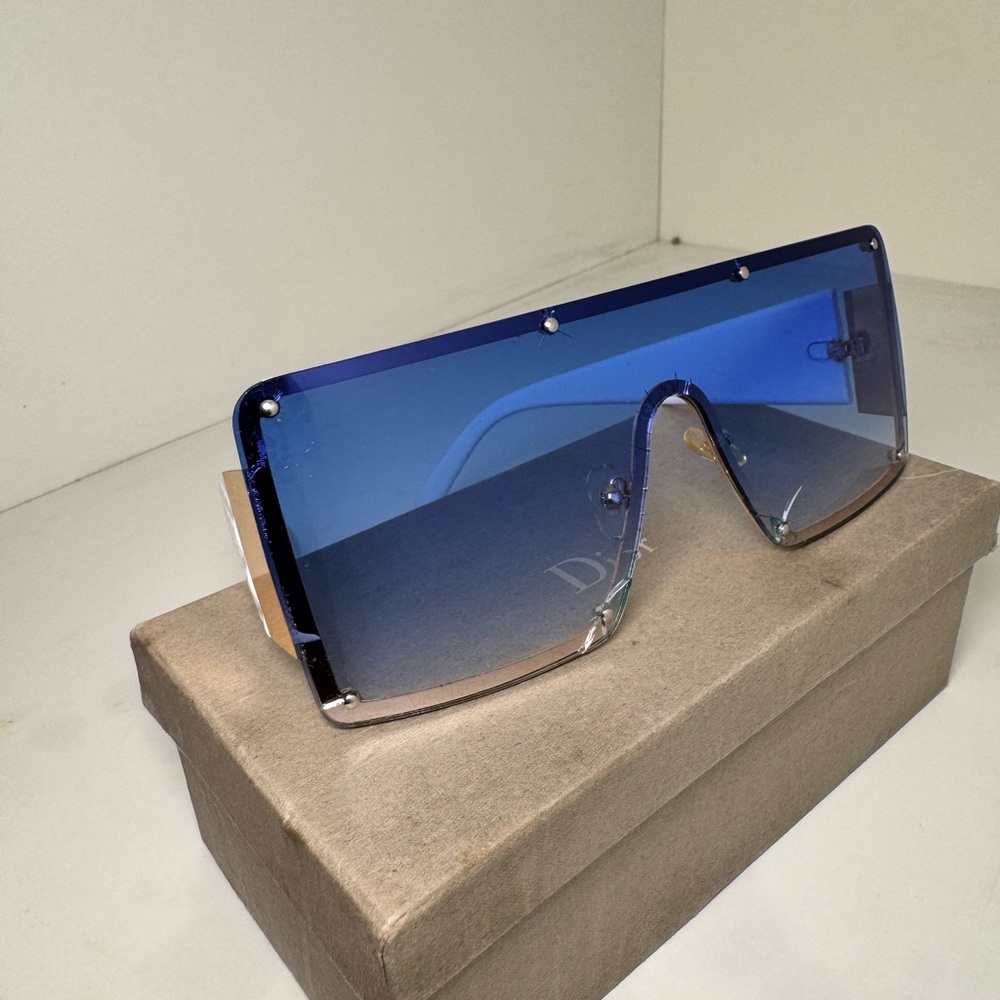 Blue Gradient Oversized Sunglasses - image 2